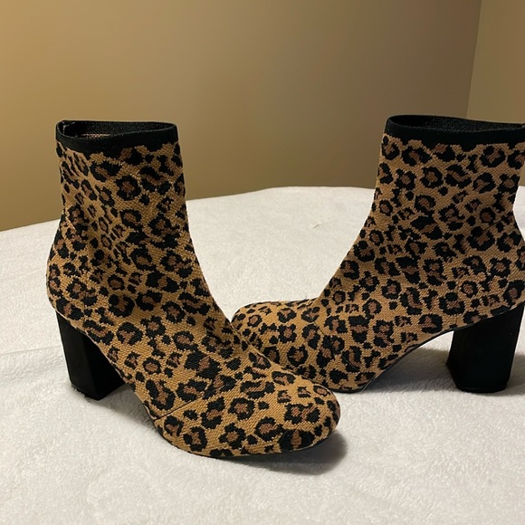 Cheetah Booties Mia Brand - Picture 1 of 8